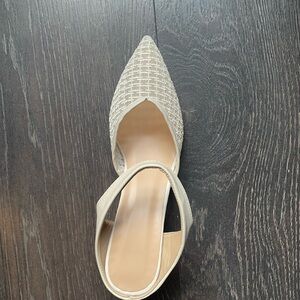 Elegant Beige Women's Pointed-Toe Shoes